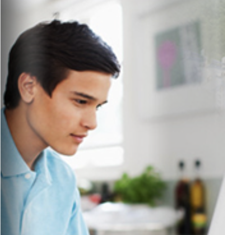 Student learning online for an e-learning brand